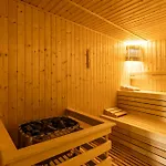 Laguna Hotel 4*
