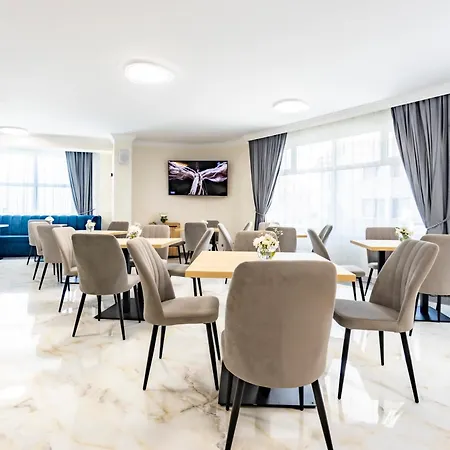 Laguna 4*